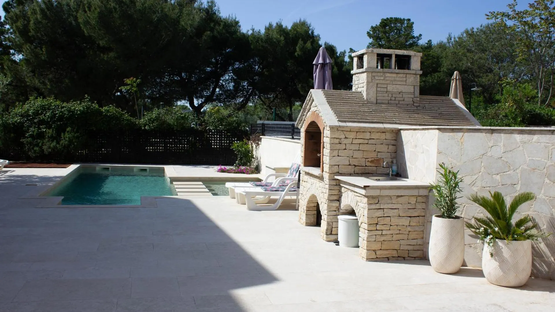 Ferienwohnung V&V Medulin Pool And Sea Apartment
